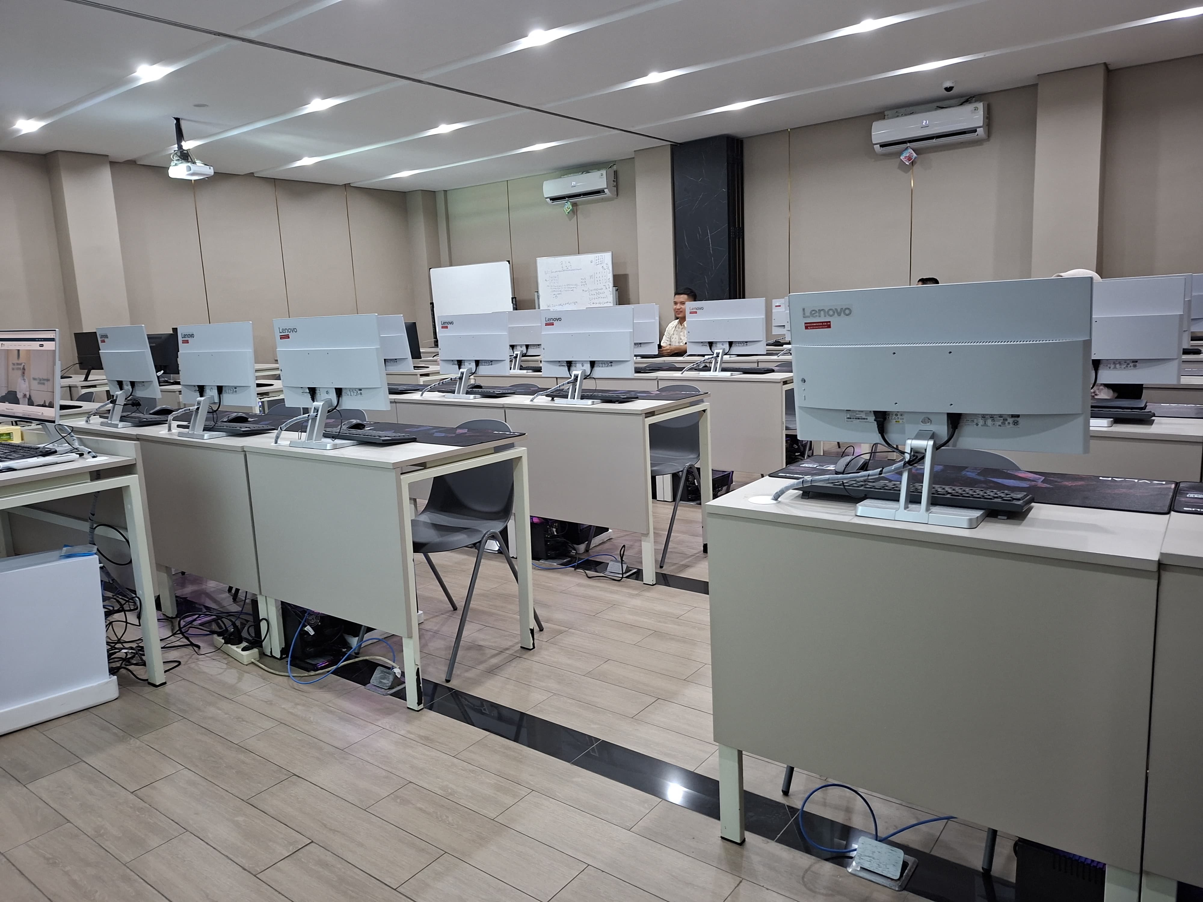 Laboratorium Komputer (Lab 5)