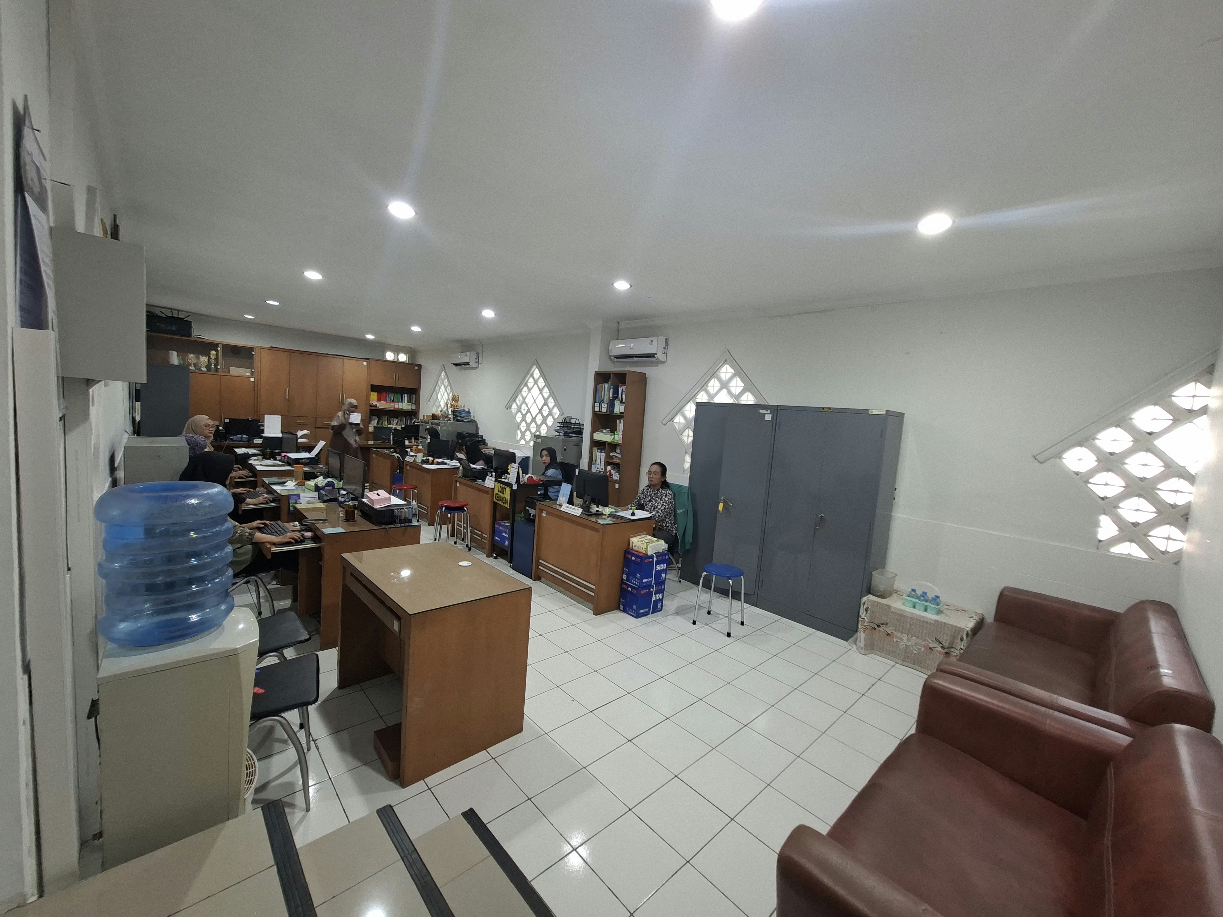 Kantor Administrasi Terpadu Universitas Tiga Serangkai
