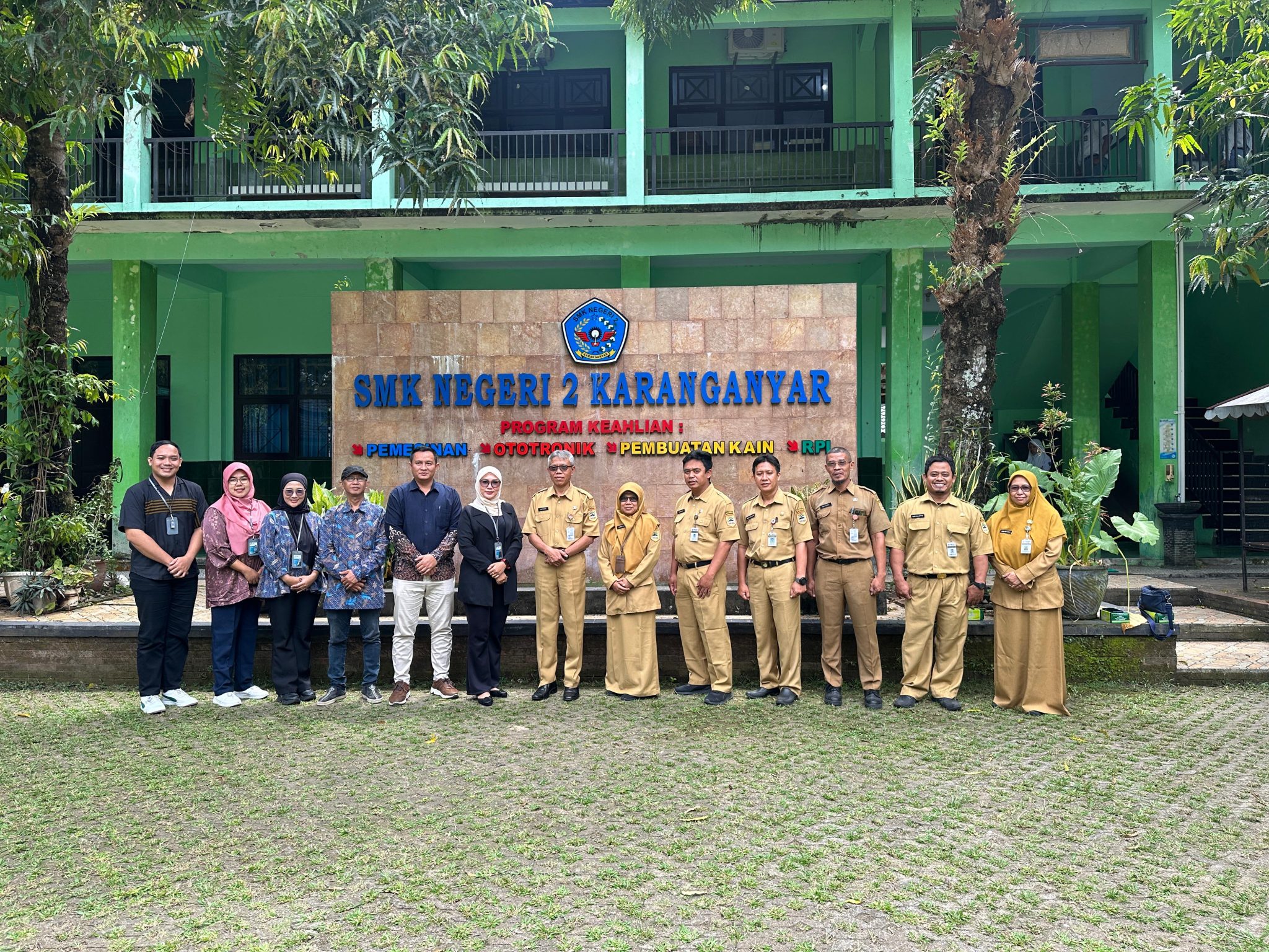 Sinergi Prodi Desain Produk Tekstil TSU dan SMK Negeri 2 Karanganyar: Wujudkan Kolaborasi Akademik Berkelanjutan